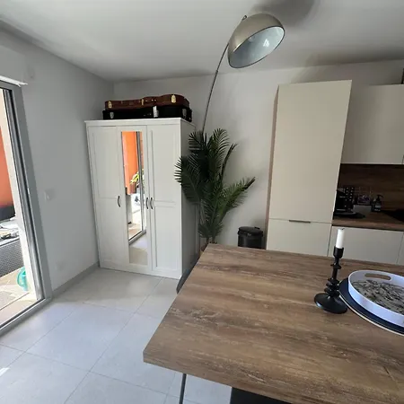 Superbe 3 Pieces Familiale Menton